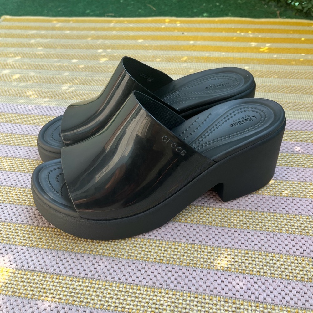 CROCS Women's Black Platform Mules